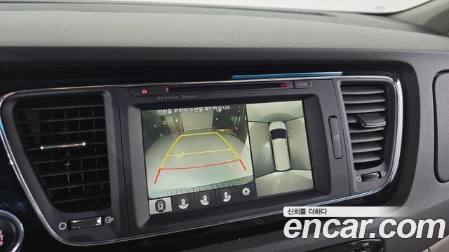 Kia Canival 2016 — photo 14