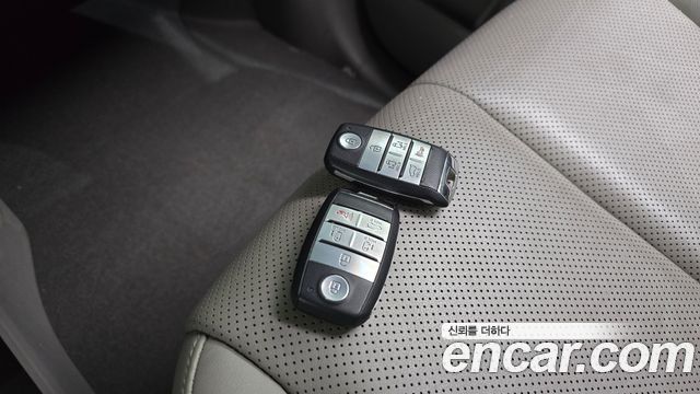 Kia Canival 2016 — photo 15