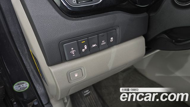 Kia Canival 2016 — photo 17