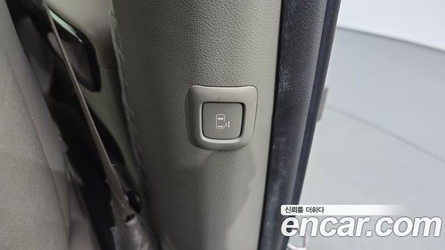Kia Canival 2016 — photo 18