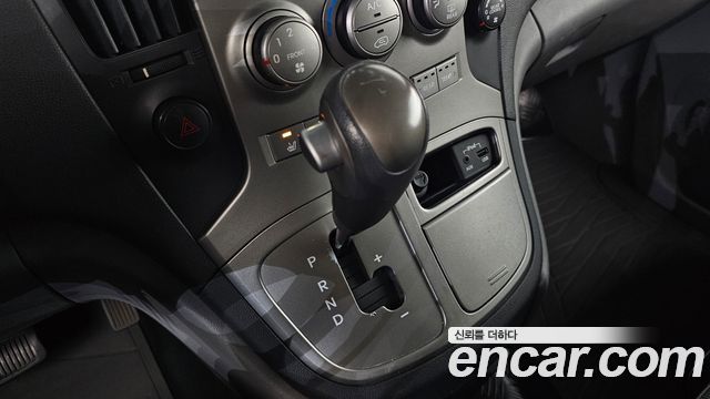 Hyundai Starex 2012 — photo 12