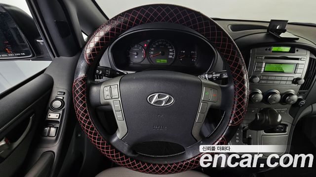 Hyundai Starex 2012 — photo 17