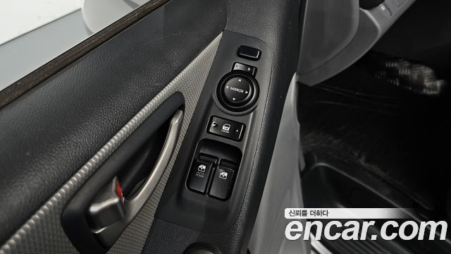Hyundai Starex 2012 — photo 20