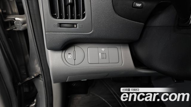 Hyundai Starex 2012 — photo 23