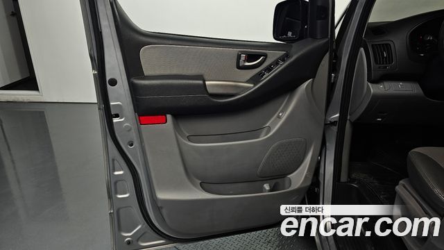 Hyundai Starex 2012 — photo 14