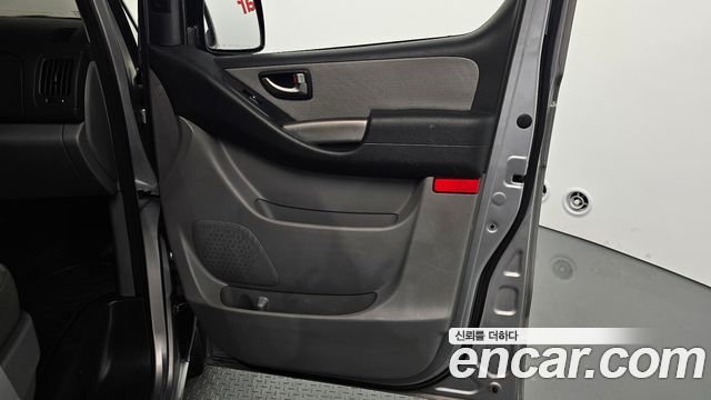 Hyundai Starex 2012 — photo 15