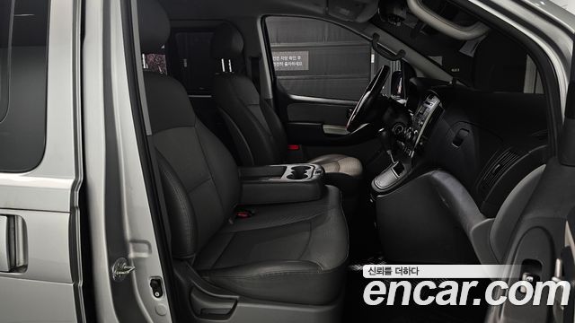Hyundai Starex 2012 — photo 16