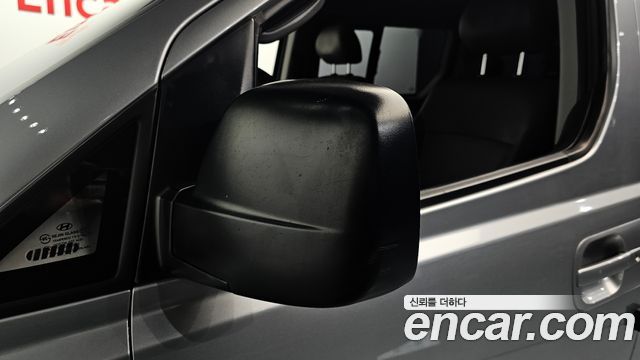Hyundai Starex 2012 — photo 30