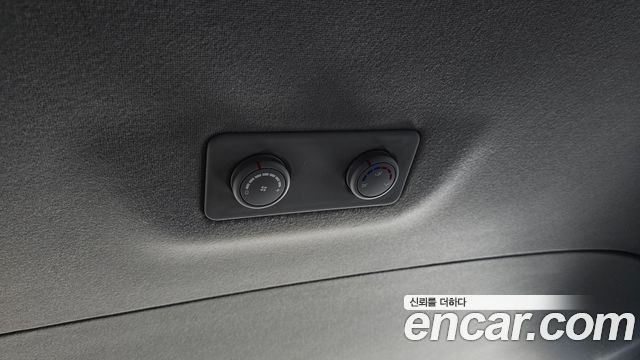 Hyundai Starex 2012 — photo 32