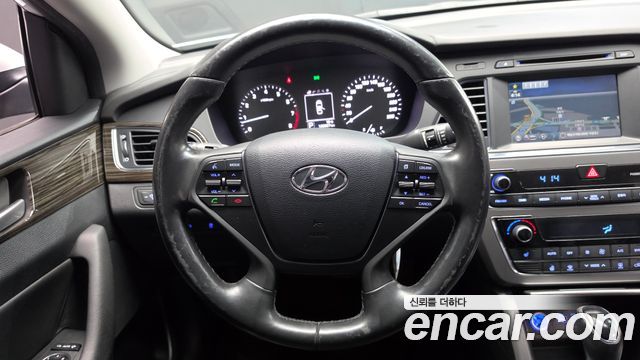 Hyundai Sonata 2015 — photo 18