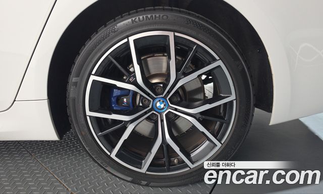 BMW 5-Series 2022 — photo 7