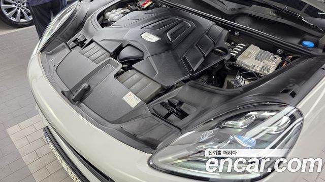 Porsche Cayenne 2022 — photo 6