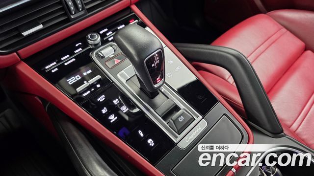 Porsche Cayenne 2022 — photo 9