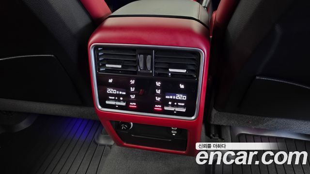 Porsche Cayenne 2022 — photo 18