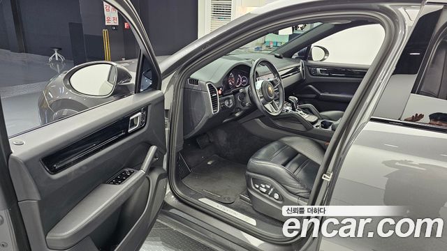 Porsche Cayenne 2020 — photo 13