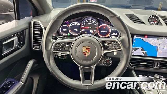 Porsche Cayenne 2020 — photo 19