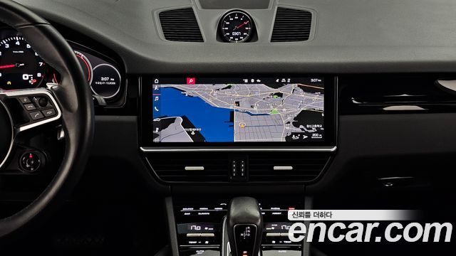 Porsche Cayenne 2020 — photo 20