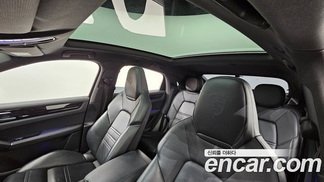 Porsche Cayenne 2020 — photo 24