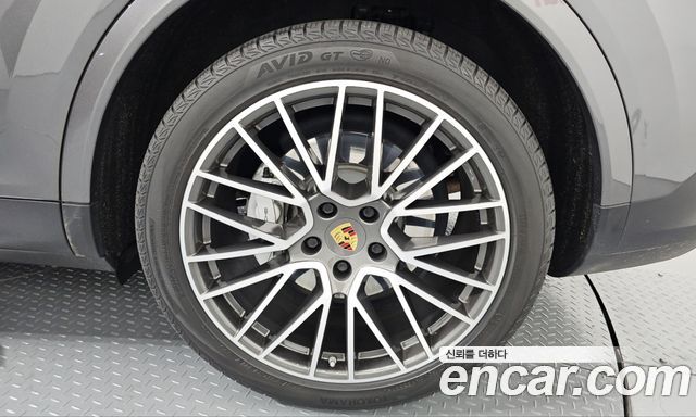 Porsche Cayenne 2020 — photo 7