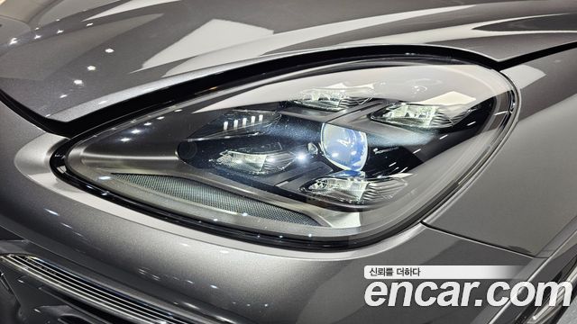 Porsche Cayenne 2020 — photo 8