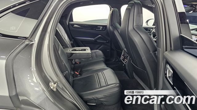 Porsche Cayenne 2020 — photo 16