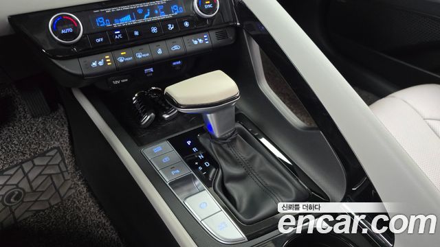 Hyundai AVANTE 2021 — photo 12