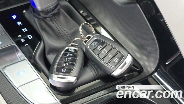 Hyundai AVANTE 2021 — photo 21