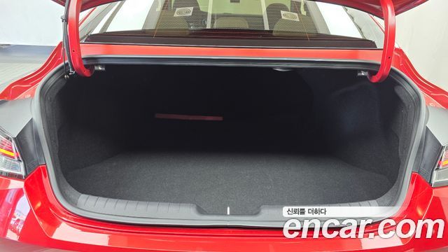 Hyundai AVANTE 2021 — photo 23