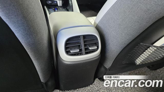 Hyundai AVANTE 2021 — photo 31