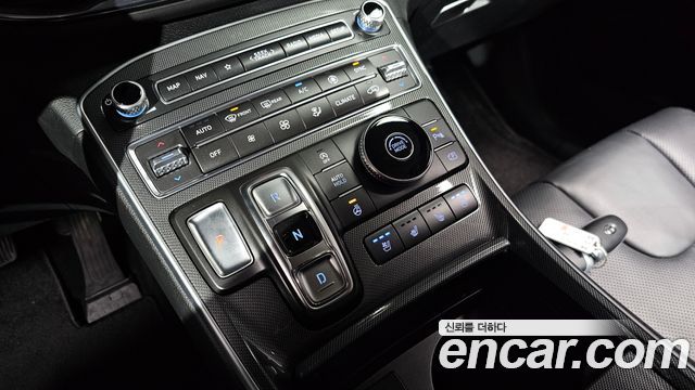 Hyundai Santafe 2023 — photo 12