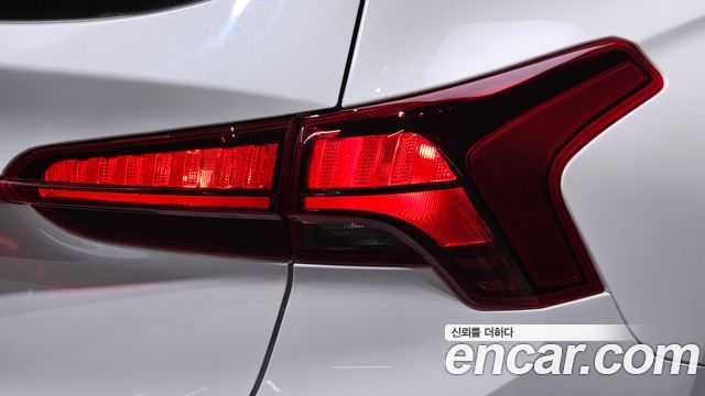 Hyundai Santafe 2023 — photo 9