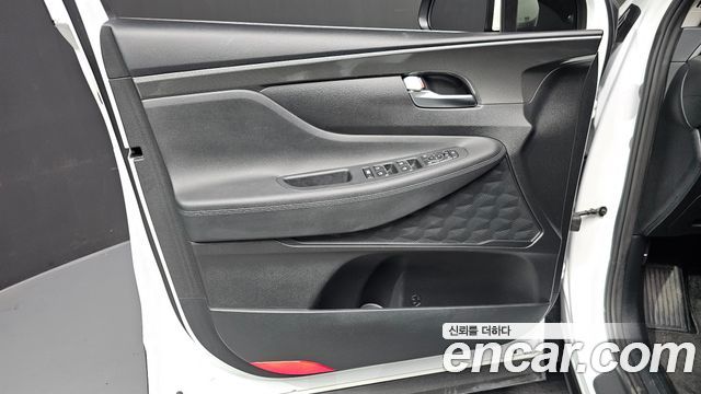 Hyundai Santafe 2023 — photo 14