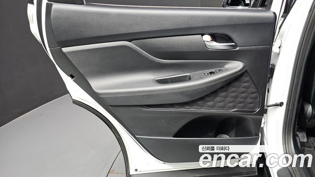 Hyundai Santafe 2023 — photo 15
