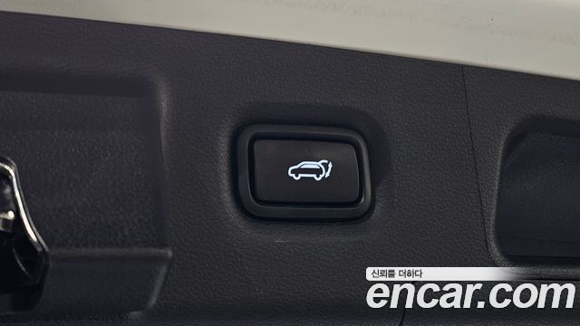 Hyundai Santafe 2023 — photo 32