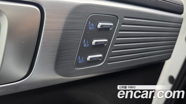 Hyundai Santafe 2025 — photo 28