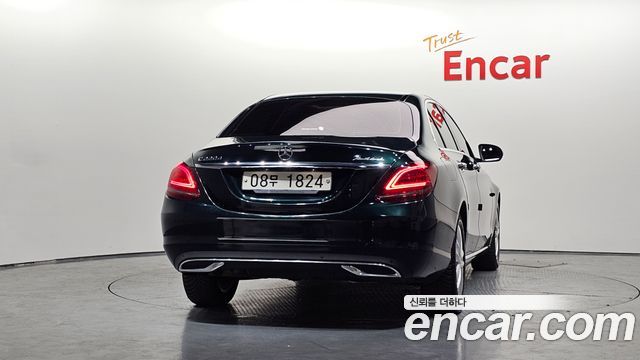 Mercedes-Benz C-Class 2019 — photo 4