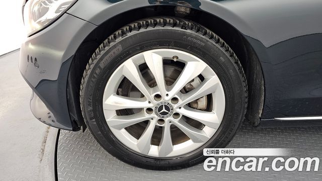 Mercedes-Benz C-Class 2019 — photo 5