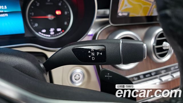 Mercedes-Benz C-Class 2019 — photo 9