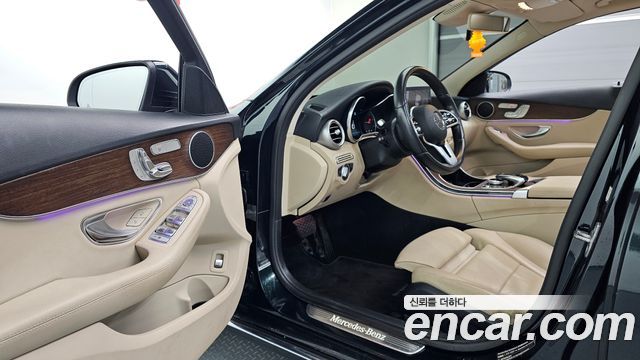 Mercedes-Benz C-Class 2019 — photo 10