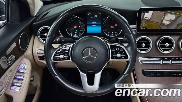Mercedes-Benz C-Class 2019 — photo 15
