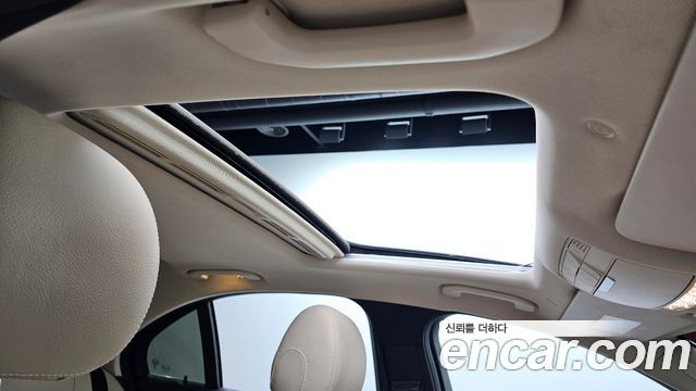 Mercedes-Benz C-Class 2019 — photo 19