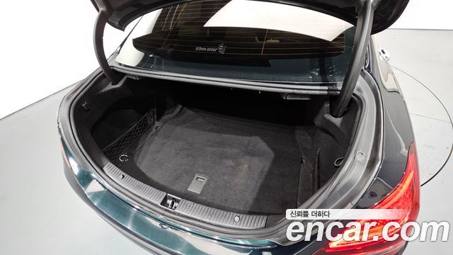 Mercedes-Benz C-Class 2019 — photo 20