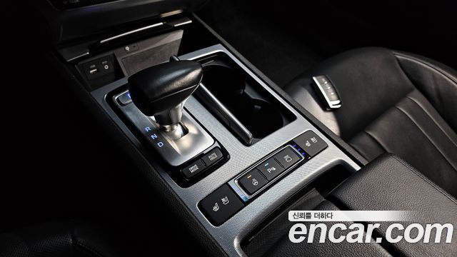 Genesis G80 2018 — photo 12