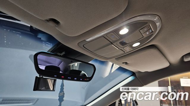 Genesis G80 2018 — photo 24