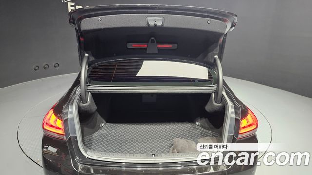 Genesis G80 2018 — photo 26