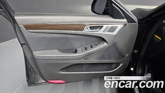 Genesis G80 2018 — photo 14