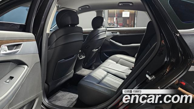 Genesis G80 2018 — photo 16