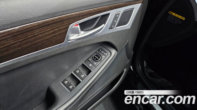 Genesis G80 2018 — photo 27