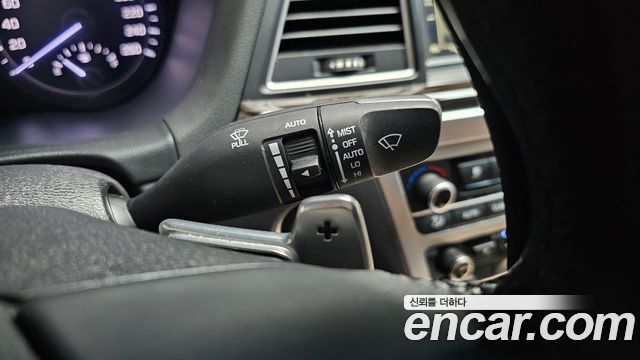 Genesis G80 2018 — photo 30