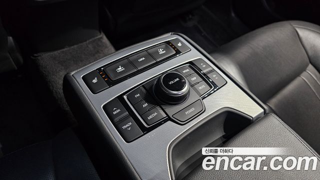 Genesis G80 2018 — photo 34